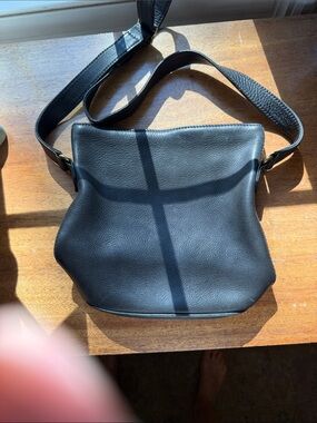 Coach Black Leather Sonoma Bag (4907) with Gold hardware. Like new.